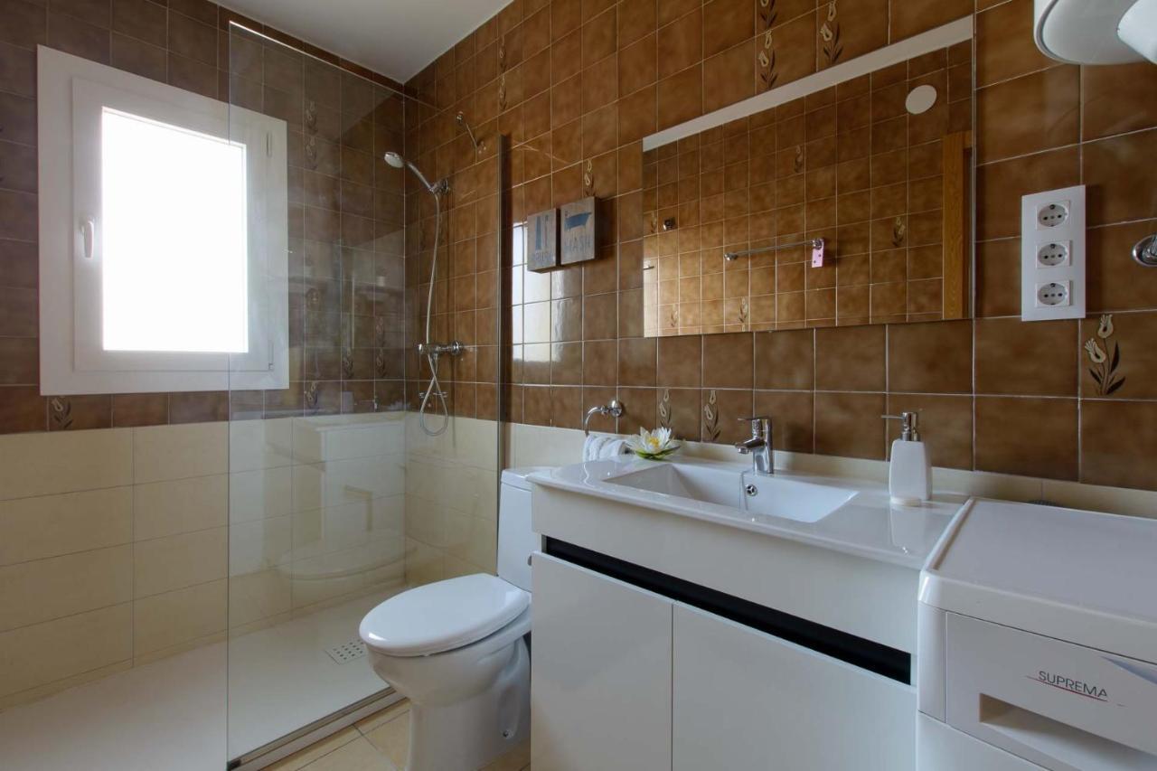 Apartaments La Pertusa 2O Corca  المظهر الخارجي الصورة