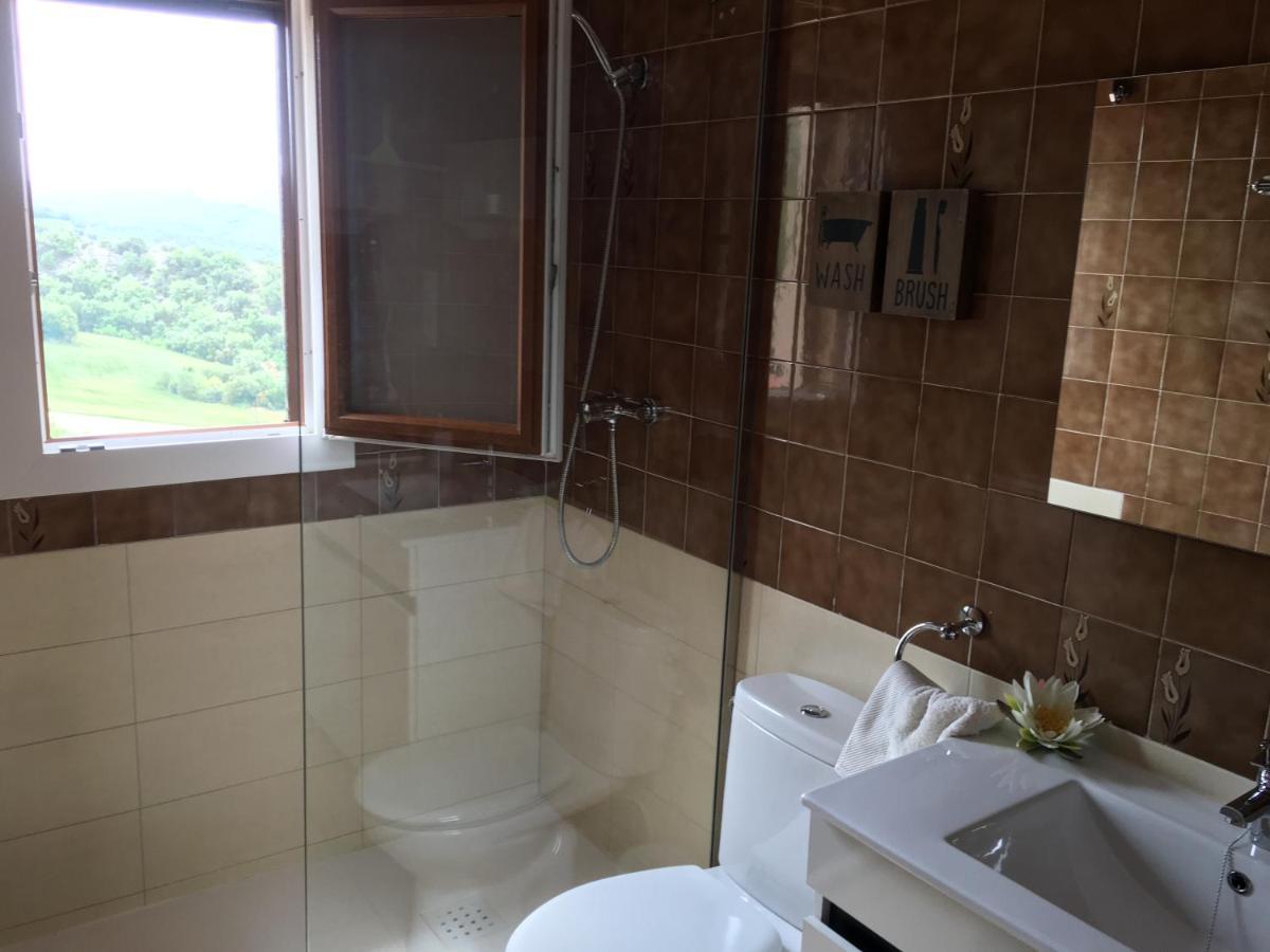 Apartaments La Pertusa 2O Corca  المظهر الخارجي الصورة