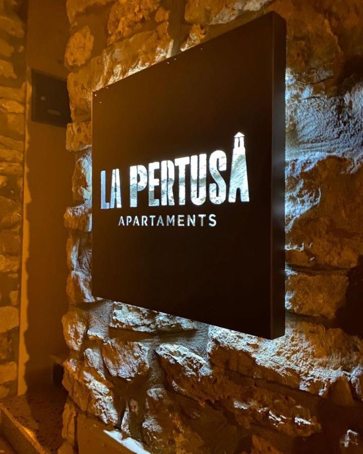Apartaments La Pertusa 2O Corca  المظهر الخارجي الصورة