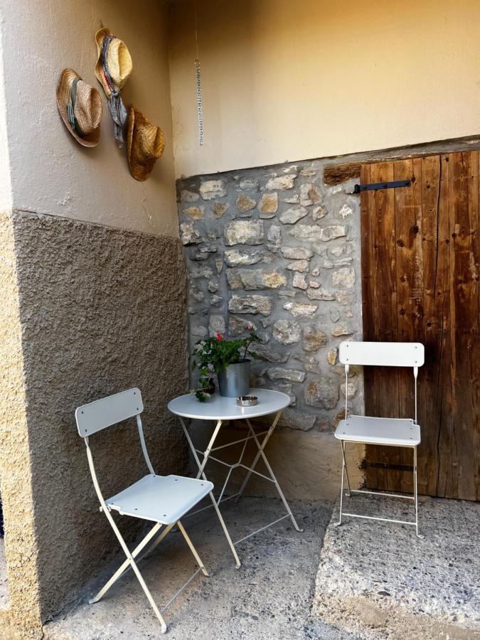 Apartaments La Pertusa 2O Corca  المظهر الخارجي الصورة