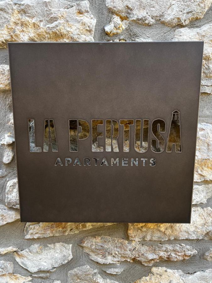 Apartaments La Pertusa 2O Corca  المظهر الخارجي الصورة